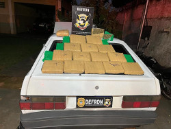 Maconha é apreendida pela DEFRON em fundo falso de veículo