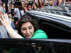 Simone e Ciro caem, Bolsonaro fica estável e Lula sobe para 46%