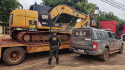 Polícia recupera em Paranhos uma escavadeira furtada em Itaporã