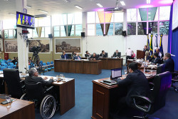 Na segunda sessão do dia, vereadores aprovam 12 projetos