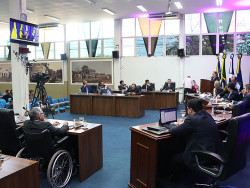 Na segunda sessão do dia, vereadores aprovam 12 projetos