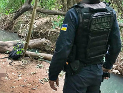 Homem é preso pela GMD se masturbando em parque público de Dourados