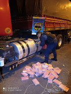 Mais de 4 milhões de reais em cocaína são apreendidos em rodovia