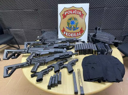 PF cumpre 7 mandados em investigação sobre armas encontradas com CAC