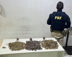 Rapaz é flagrado com 1.575 cartuchos de fuzil na BR-463