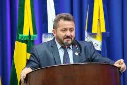 Laudir cobra cobertura para posto de saúde e recuperação de ruas