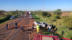 Acidente entre Hilux e ônibus deixa três mortos na BR-163