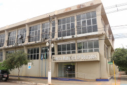 Aberta licitação para definir empresa que reformar sede da Câmara