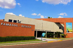 Deputado Zé Teixeira homenageia os 45 anos da Famasul