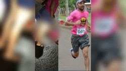 Maratonista perde a perna após acidente entre moto e carro de luxo