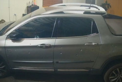 Veja o vídeo: Fiat Toro é alvejada a tiros e dono suspeita do vizinho