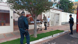 Morador de rua é esfaqueado e passa a madrugada sangrando até ser socorrido