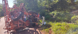 Acidente entre caminhão e trator deixa homem de 68 anos morto em rodovia