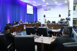 Sessão da Câmara será de manhã nesta segunda-feira