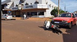 Motociclista, ainda não identificada ficou gravemente ferida (Imagem: Sidnei Bronka)