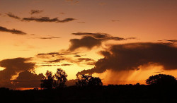 Chuvas de verão e calor de 40°C são destaques para o fim de semana