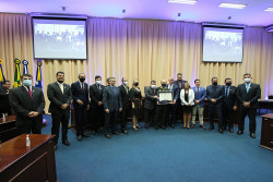 Câmara homenageia personalidades, empresas e entidades