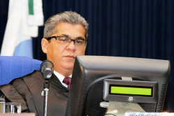 Juiz autoriza Waldir Neves a retirar tornozeleira para fazer cirurgia