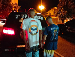 Dois acusados presos por policiais do SIG (Imagem: Adilson Domingos)