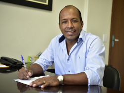 Chefe de gabinete de Ivinhema atira contra namorado da ex