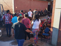 Criminosos na tarde desta quinta-feira durante audiência de custódia (Foto: Adilson Domingos)