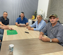 Vereador acusado de participar de “mensalinho” volta ao cargo