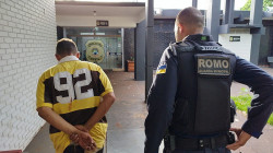 Recapturado pela Guarda Municipal, homem foi levado para a DEPAC (Foto: Adilson Domingos)