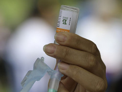 O fornecimento para público acima de 12 anos está em dia. (Foto: Agência Brasil)