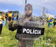 Douradenses engrossam atos terroristas em Brasília