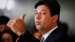 Mandetta aponta à CPI desprezo de Bolsonaro pela ciência, e Renan lista 'revelações graves'