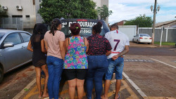 Presos durante ação da Polícia Civil de Dourados (Foto: Adilson Domingos)