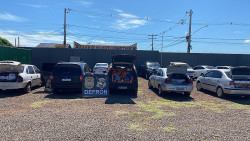 Polícia apreende comboio de cinco veículos transportando contrabando