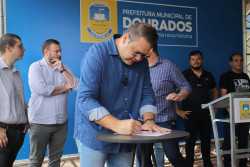Alan Guedes contrata empreiteira por R$ 8 milhões para tapa-buraco