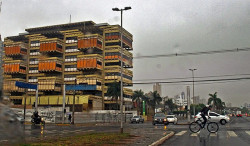 Campo Grande e Dourados terão mínima de 22ºC e máxima de 30ºC.