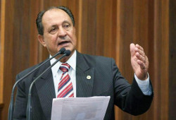 Zé Teixeira presta contas sobre ausência de restaurante na ALEMS