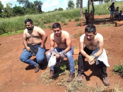 Três policiais paraguaios são mantidos reféns (Foto: ABC Color)