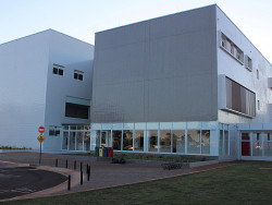 Prédio inaugurado em abril vai abrigar novos leitos (Divulgação)