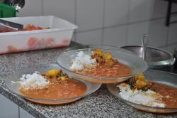 Terceirização de merendeiras deve custar R$ 10 milhões