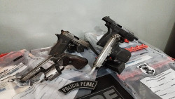 Cela em pavilhão do PCC escondia 3 pistolas, revólver e 115 munições