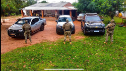 Policiais durante ação (Foto: Assessoria PF)