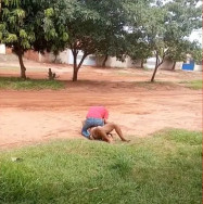 Cenas circulam na internet de homem espancando a mulher (Foto: Reprodução)