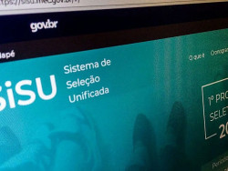 Além de ter feito o Enem, o candidato precisa ter tirado nota superior a zero na redação para participar do Sisu (Foto: Reprodução)