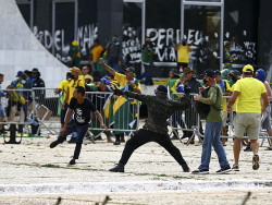 AGU pede a condenação de 40 pessoas por atos golpistas em janeiro