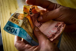 Dinheiro esquecido poderá ser sacado amanhã (Foto: Reprodução)