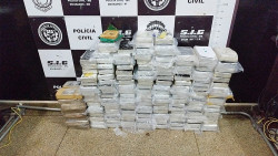 Polícia apreende cocaína e pasta-base em casa na Vila Esperança