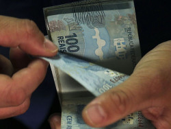 Até o último domingo, quase 20 milhões de consultas haviam sido feitas (Foto: Agência Brasil)