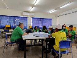 Franz Mendes em mediação com jovens (Foto: Assessoria)