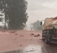 Chuva alaga estradas na região de Fátima do Sul