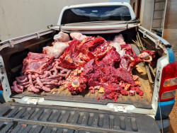 Polícia apreende 1.503 quilos de carne clandestina em Laguna Carapã
