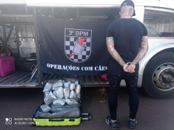 Homem preso em Dourados (Foto: Adilson Domingos)